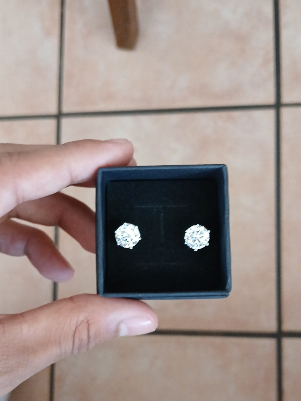 Classic Round Clear Crystal Stud Earrings - White These Are Moissanite